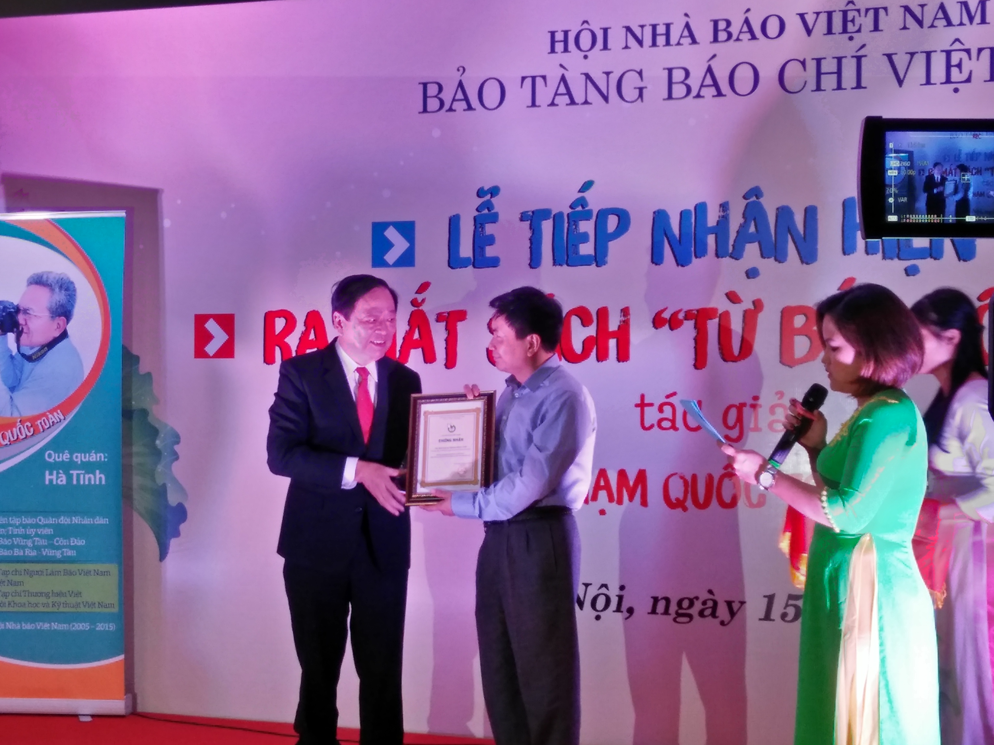 Tiếp nhận hàng loạt hiện vật, tư liệu quý về báo chí Việt Nam