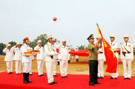 Trung đoàn CSCĐ Tây Nguyên đón nhận Huân chương Bảo vệ Tổ quốc hạng Nhì