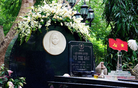 Viết ở Nghĩa trang Hàng Dương