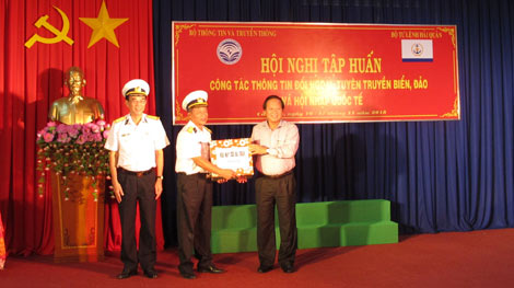 Tập huấn công tác thông tin đối ngoại, tuyên truyền biển, đảo