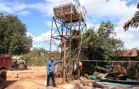 Anh KBrộp khoan giếng lấy nước sạch phục vụ bà con