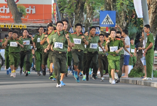 Sôi nổi giải chạy vũ trang – việt dã tại Hội thao CAND năm 2018
