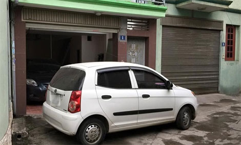 "Cấm đỗ xe trước cửa nhà tôi!"