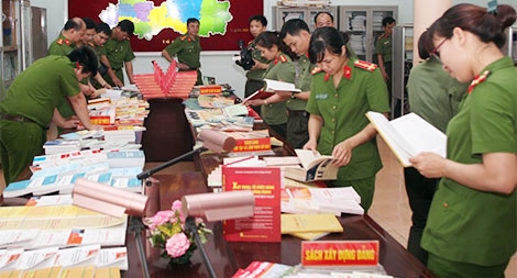 Công an Tuyên Quang với phong trào đọc sách, báo