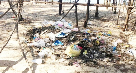 Tháo gỡ tình trạng ô nhiễm rác thải ở xã biển Hải Dương