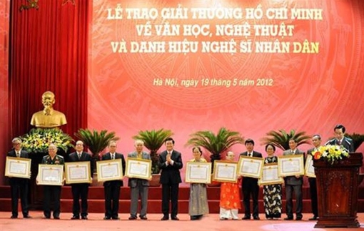 Lùi thời gian trao Giải thưởng Hồ Chí Minh