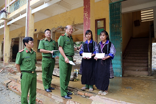 Học viện CSND ủng hộ đồng bào Tây Bắc khắc phục khó khăn sau lũ