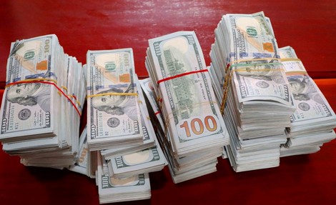 Vận chuyển tiền tệ trái phép qua biên giới