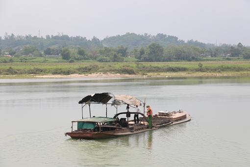 Đình chỉ 2 bến thủy nội địa hoạt động trái phép