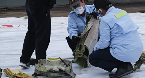 Indonesia ráo riết truy tìm hộp đen chiếc máy bay gặp nạn