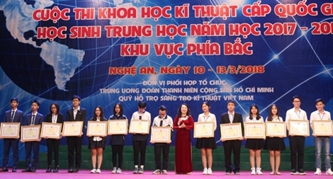 Trao giải cuộc thi khoa học kỹ thuật cấp quốc gia học sinh trung học