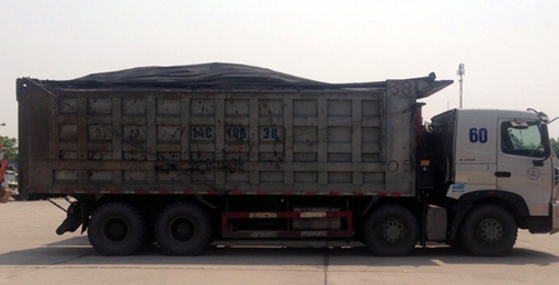 Phạt 305.400.000 đồng đoàn xe chở than cơi thành và quá tải