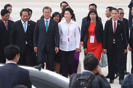 Những nữ sĩ quan cảnh vệ xinh đẹp, tài năng tại APEC 2017