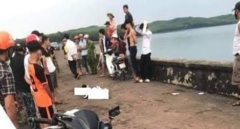 Một học sinh lớp 10 bị sét đánh tử vong