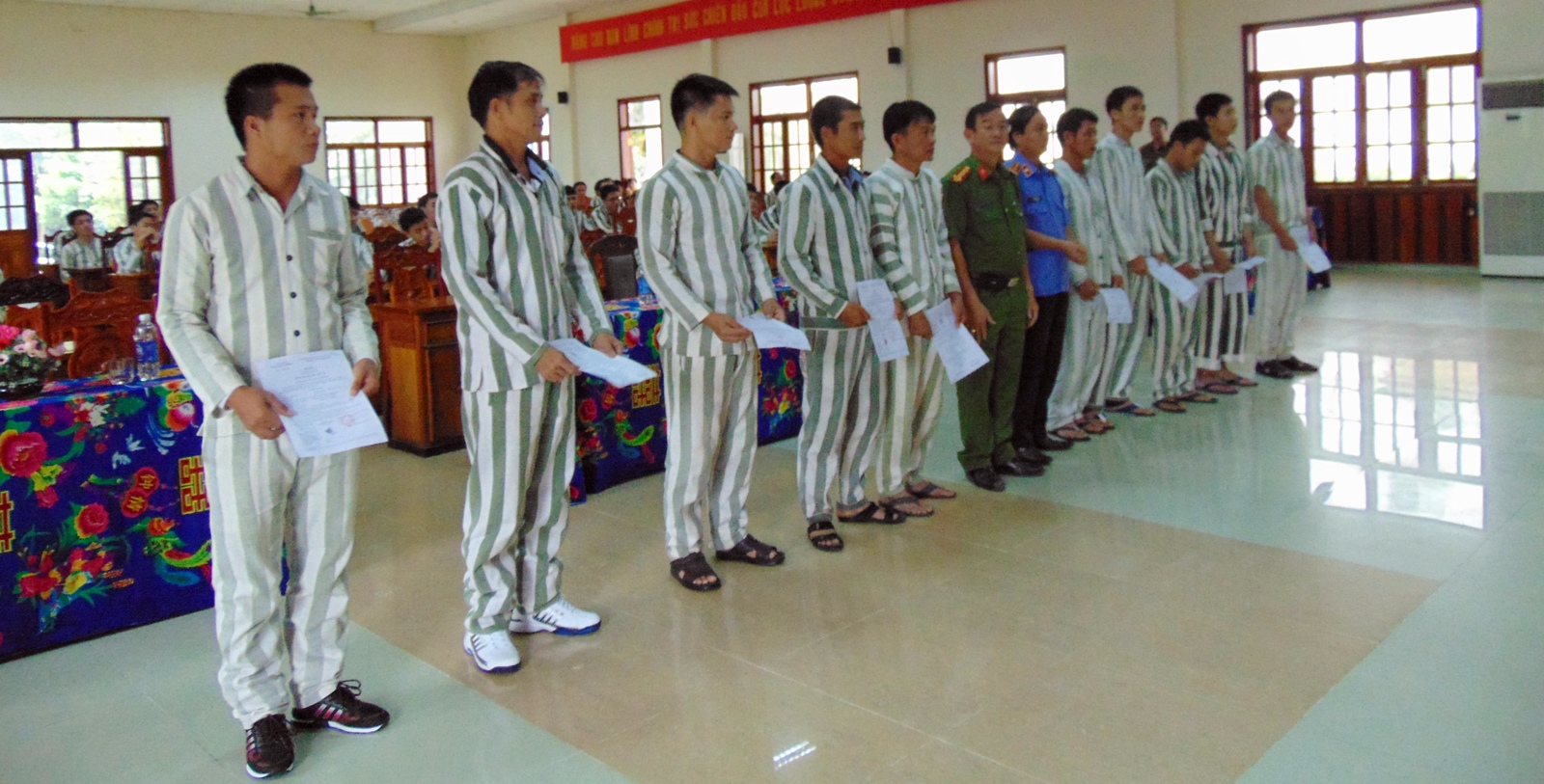 Trại giam An Điềm tổ chức công bố quyết định đặc xá của Chủ tịch nước