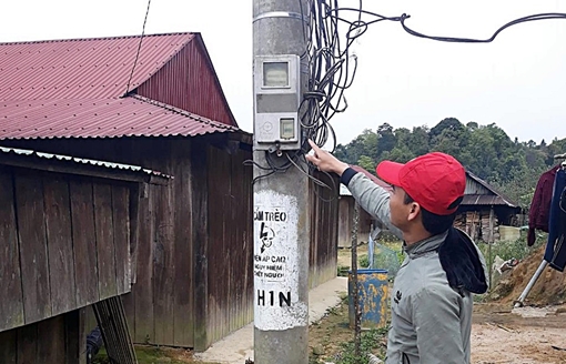 Kéo điện lưới lên biên giới Quảng Nam - bao giờ đến nhà dân?