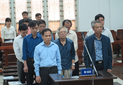 Cựu Chủ tịch Vinaconex vắng mặt trong ngày đầu xét xử vụ vỡ đường nước sông Đà