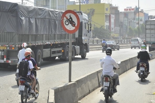 Nguy cơ tai nạn giao thông do đi sai làn đường, phần đường