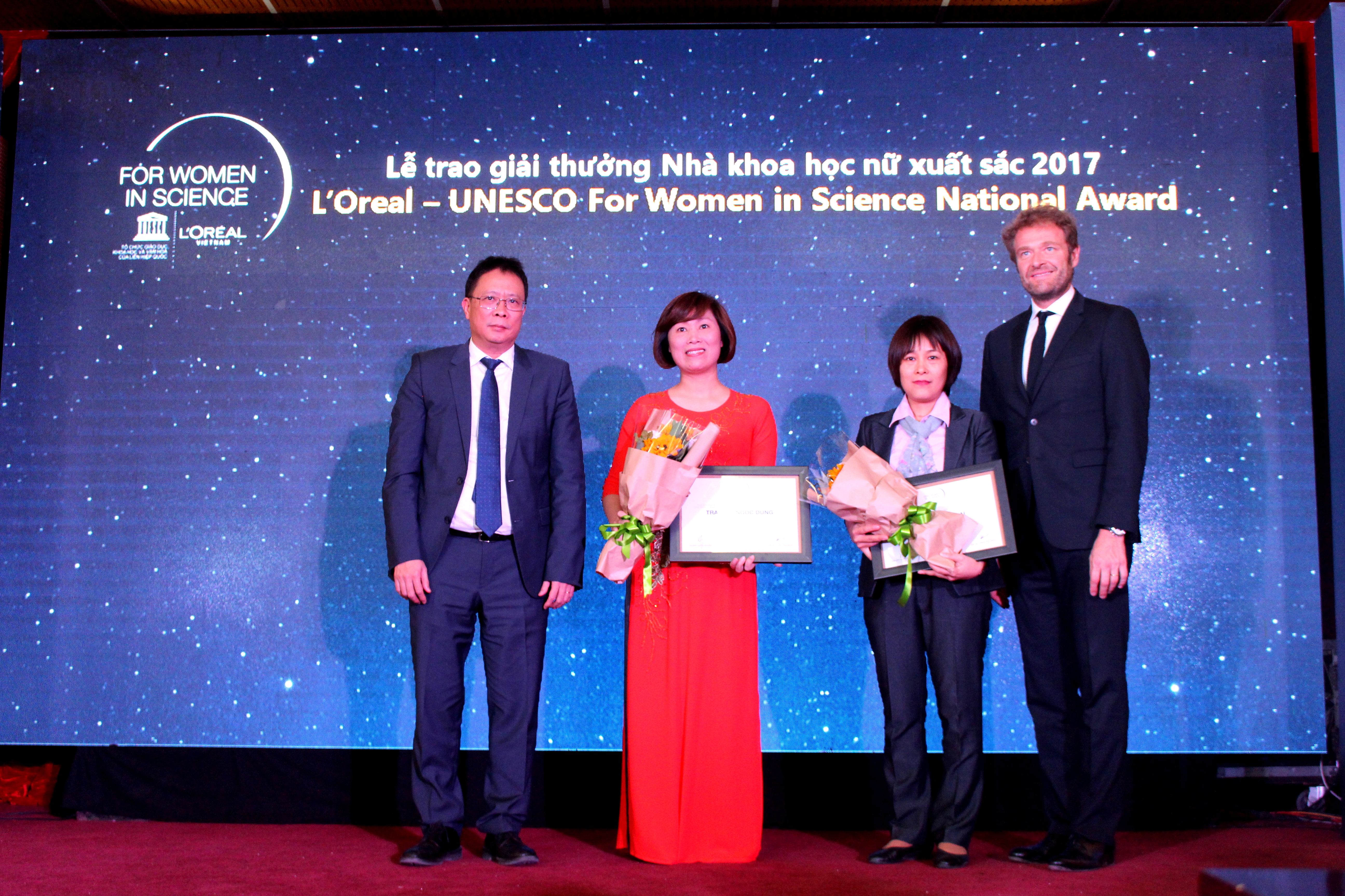 Vinh danh 5 nhà khoa học nữ