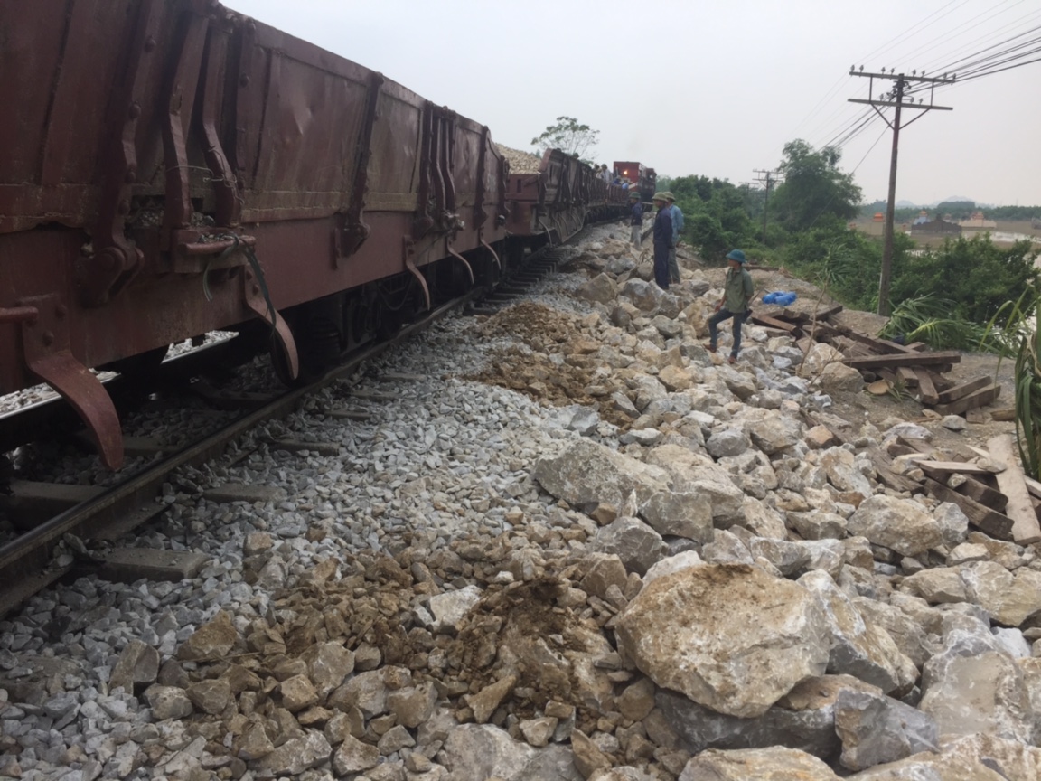  Đường sắt Việt Nam miễn cước vận chuyển hàng cứu trợ tới đồng bào các tỉnh miền Trung