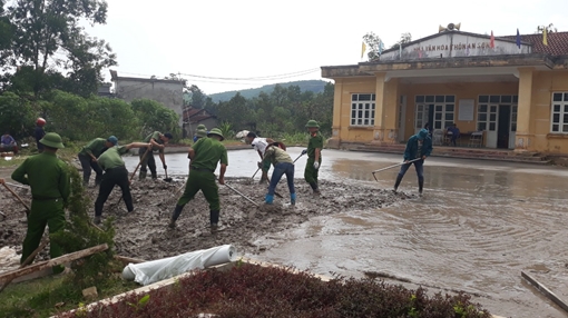 Đoàn viên Công an tham gia hỗ trợ xây dựng nông thôn mới