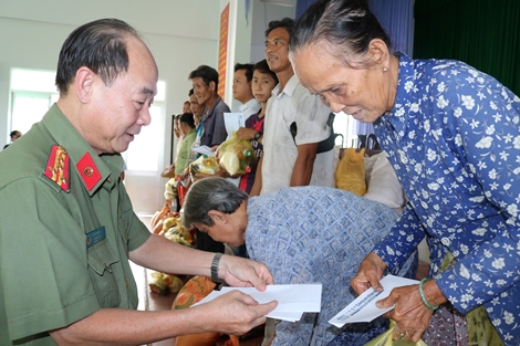 Tết đến sớm trên các nẻo đường vùng quê Tiền Giang