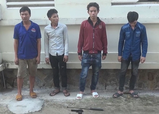 Gã đàn ông mang súng giả cùng đồng bọn đánh chủ nợ nhập viện