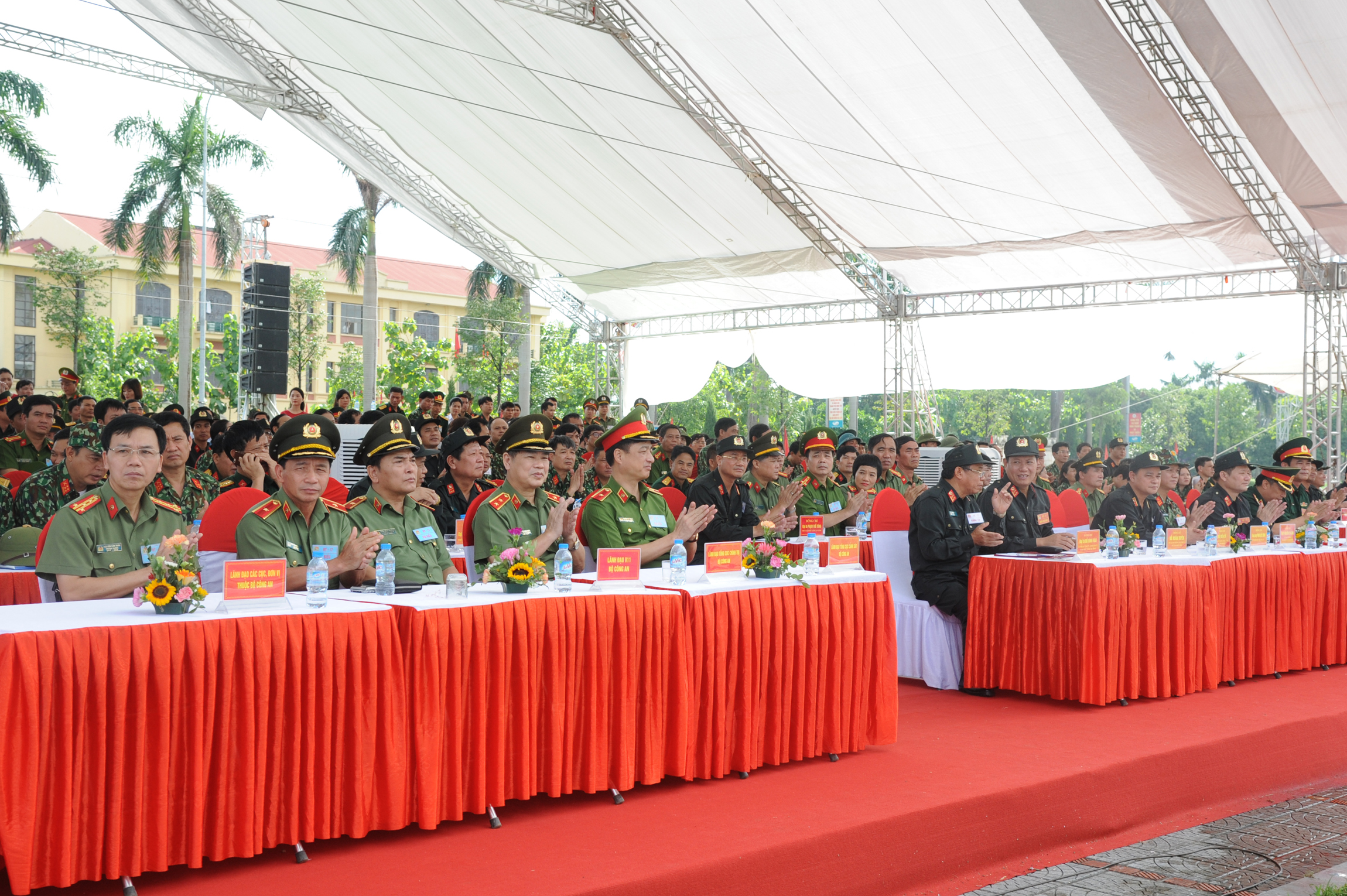 Diễn tập, xử lý tình huống “Chống khủng bố, giải thoát con tin”